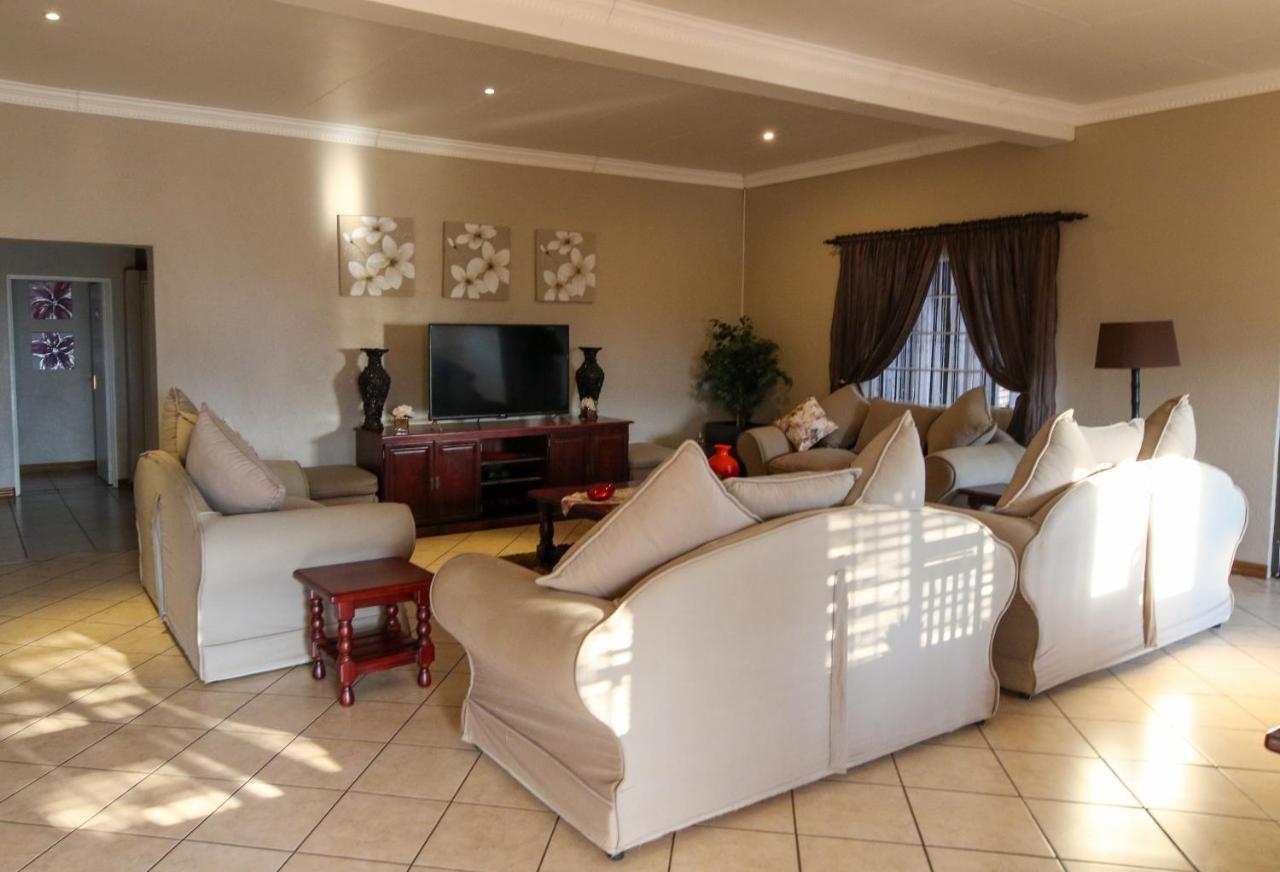 Waterval Self-Catering Holiday Home Sabie Bagian luar foto